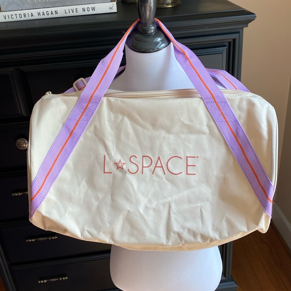 L*SPACE Weekend Duffle Bag New Without Tags - Picture 4 of 7